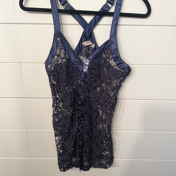 Monoreno Navy Lace and Satin Top - Picture 1 of 4